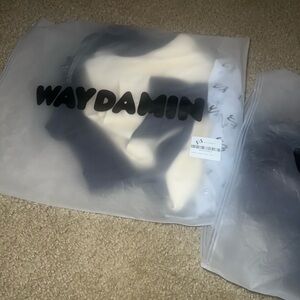 WAYDAMIN Black and White Apparel